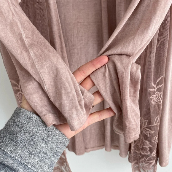 MADE IN ITALY Dusty Mauve Washed/Faded Cardigan with Lace Floral Overlay Size  L - Picture 5 of 9